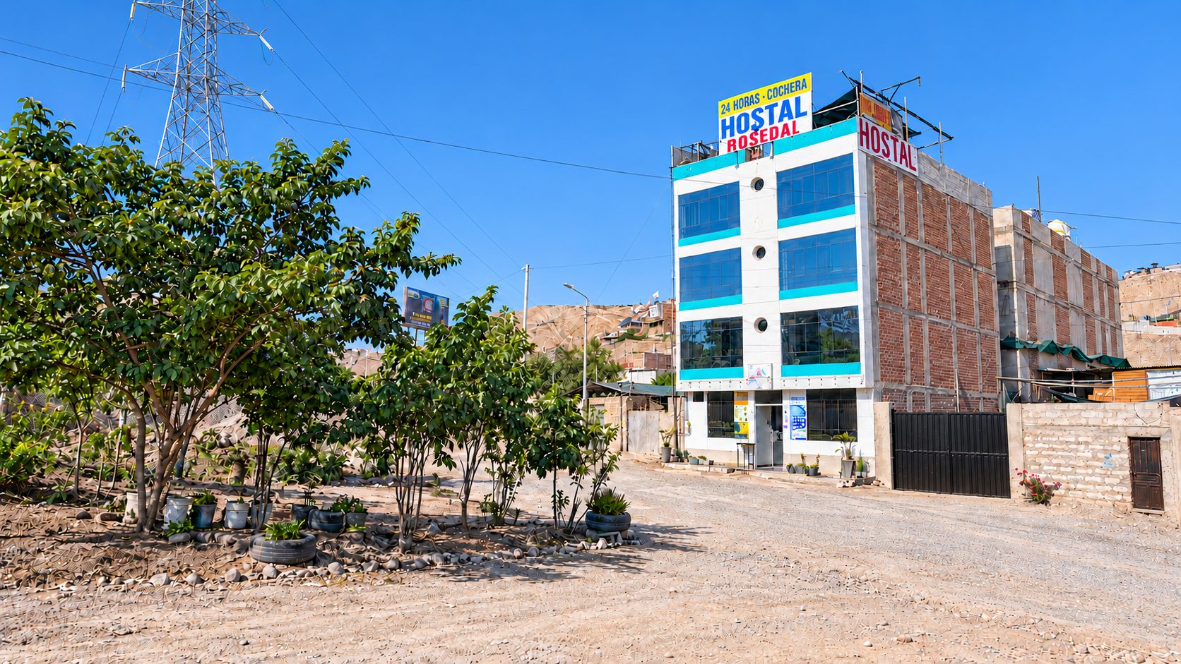 Fachada del Hostal Rosedal en Chen Chen, Moquegua